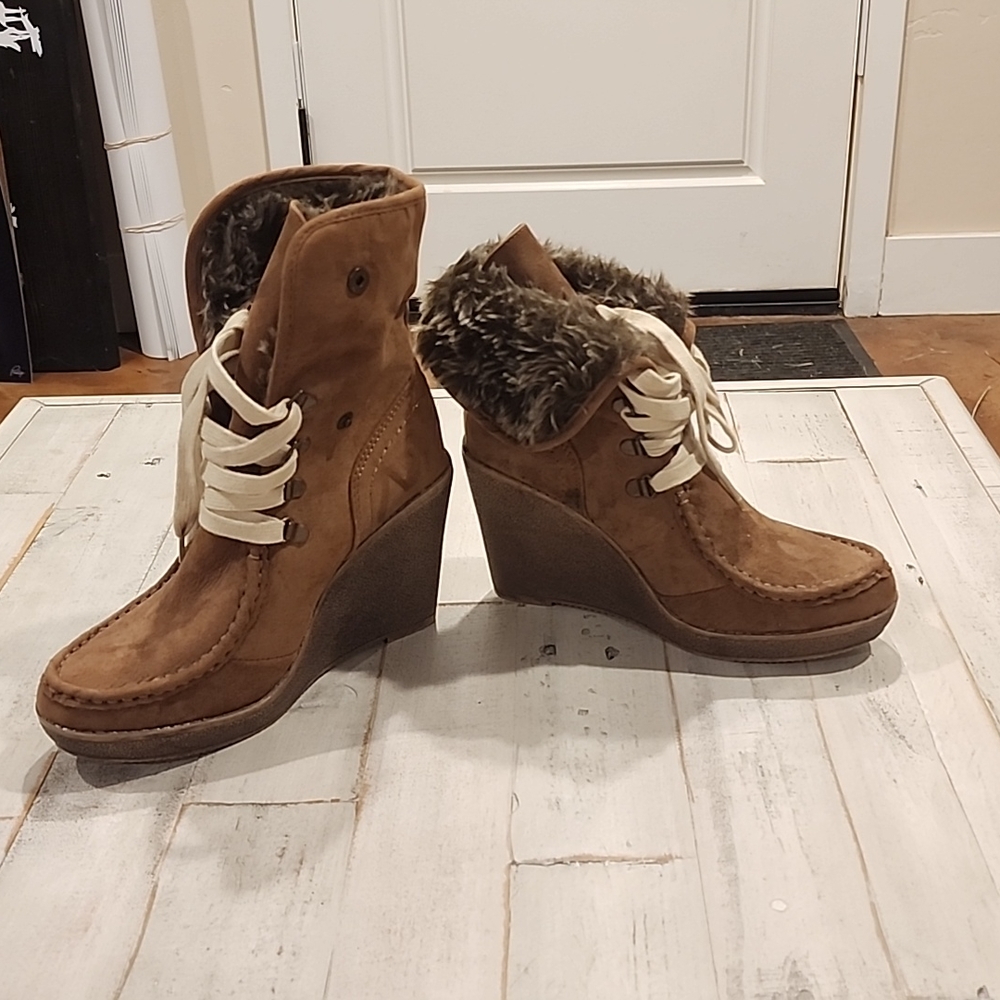 High heel boots